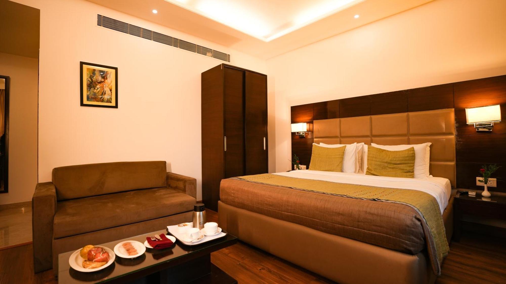 Hotel Africa Avenue - Greater Kailash 1 뉴델리 외부 사진
