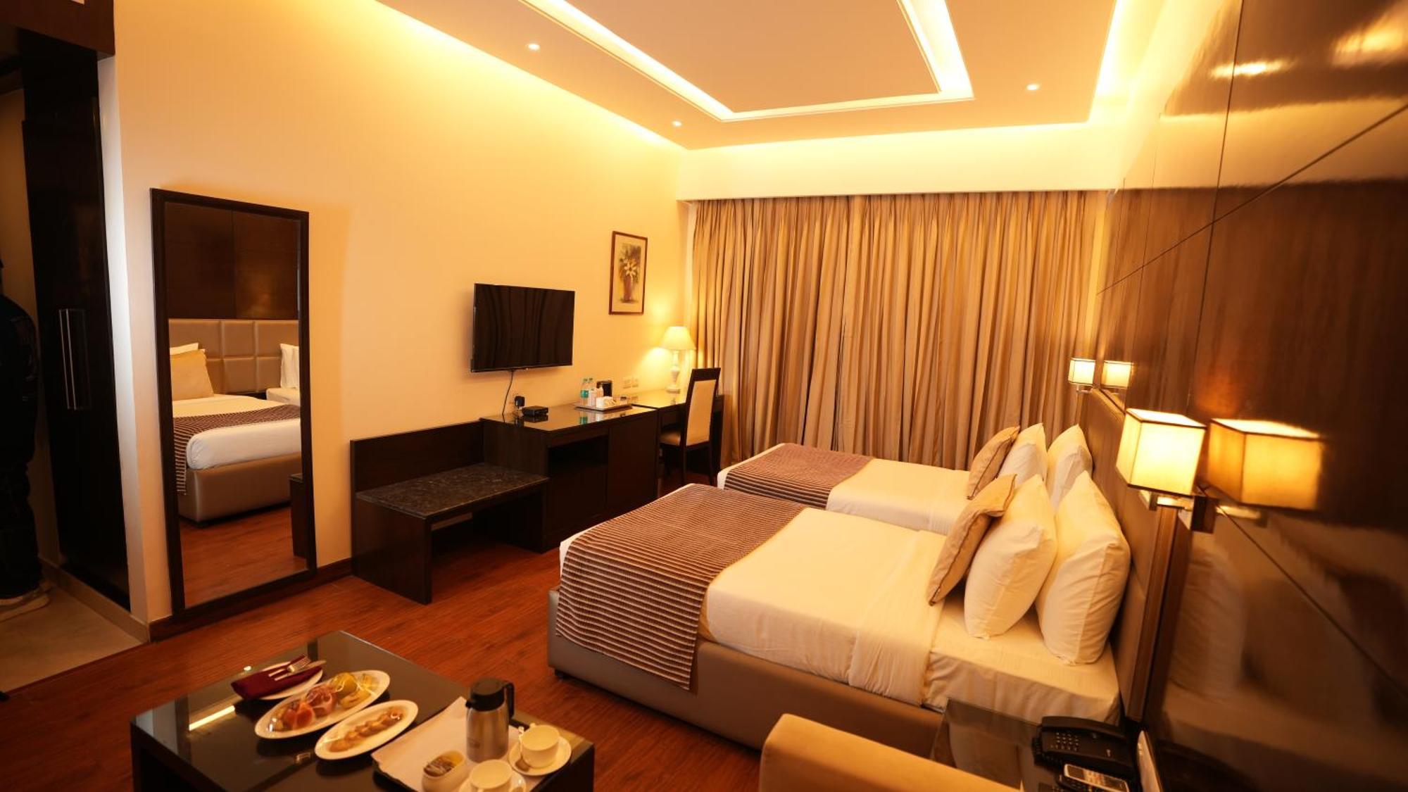 Hotel Africa Avenue - Greater Kailash 1 뉴델리 외부 사진